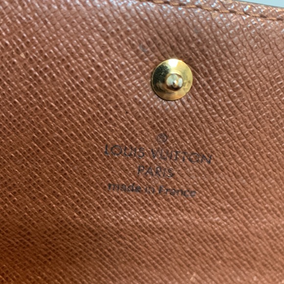 2011 authentic Louis Vuitton international wallet - poor edges and corners - Picture 7 of 16